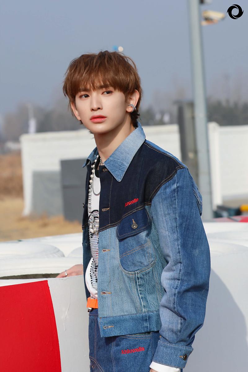 TPST_Update's tweet image. LEW DAY!

selamat ulang tahun untuk leader terbaik kita Lee Eui-woong atau biasa dipanggil lew
terimakasih telat menjadi leader terbaik untuk kita semua
kami harap kau sehat selalu serta di kelilingi oleh orang baik
HAPPY BIRTHDAY LEW-!!