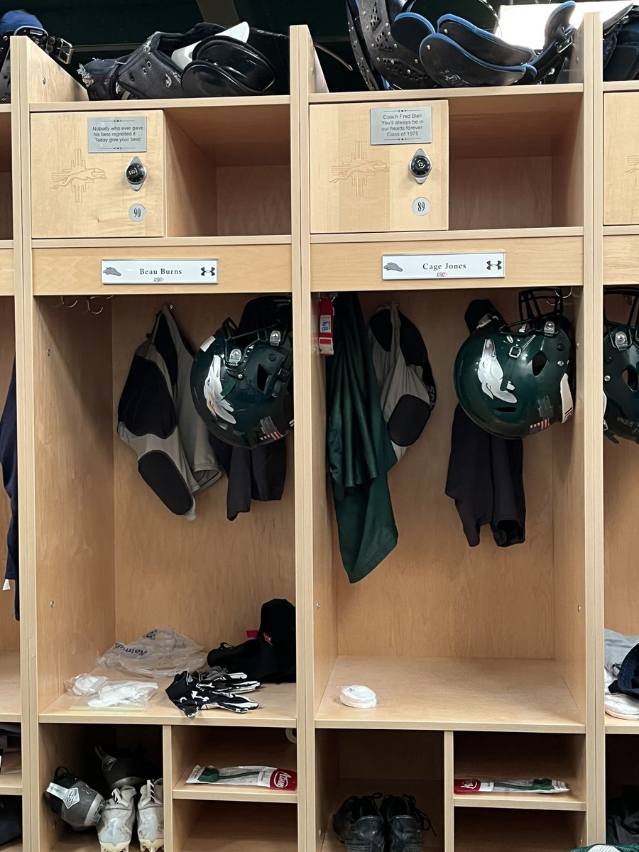CageJones06's tweet photo. Week 2 of Spring ball and the first day of pads🔥 What a way to start the week off! @BeauBurns29 Keep the grind going and get after them today!! https://t.co/snnrnzaxKb