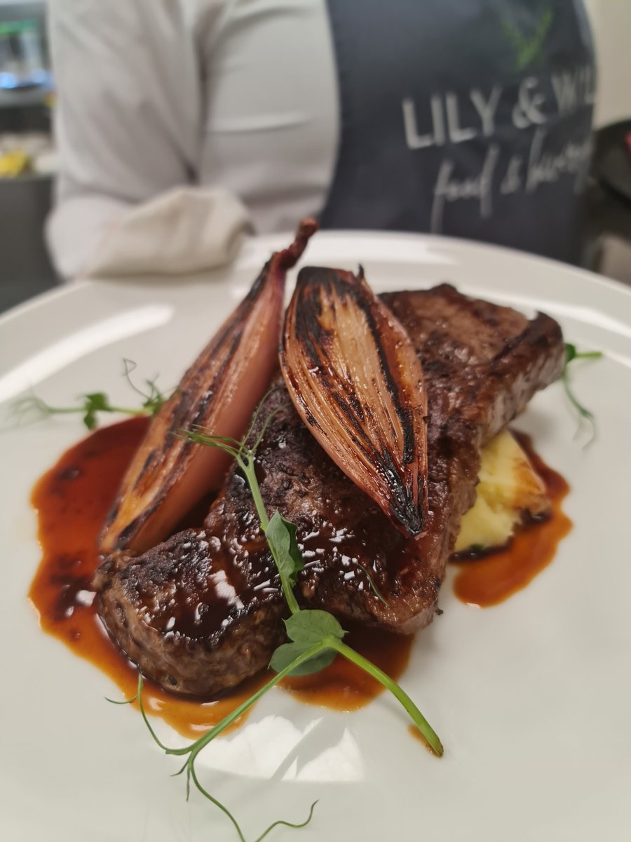 LilyandWild's tweet photo. 10oz sirloin.. Always very popular on the menu In the restaurant @naasracecourse @intokildare @eventwaiter https://t.co/ZSLESrMDgi