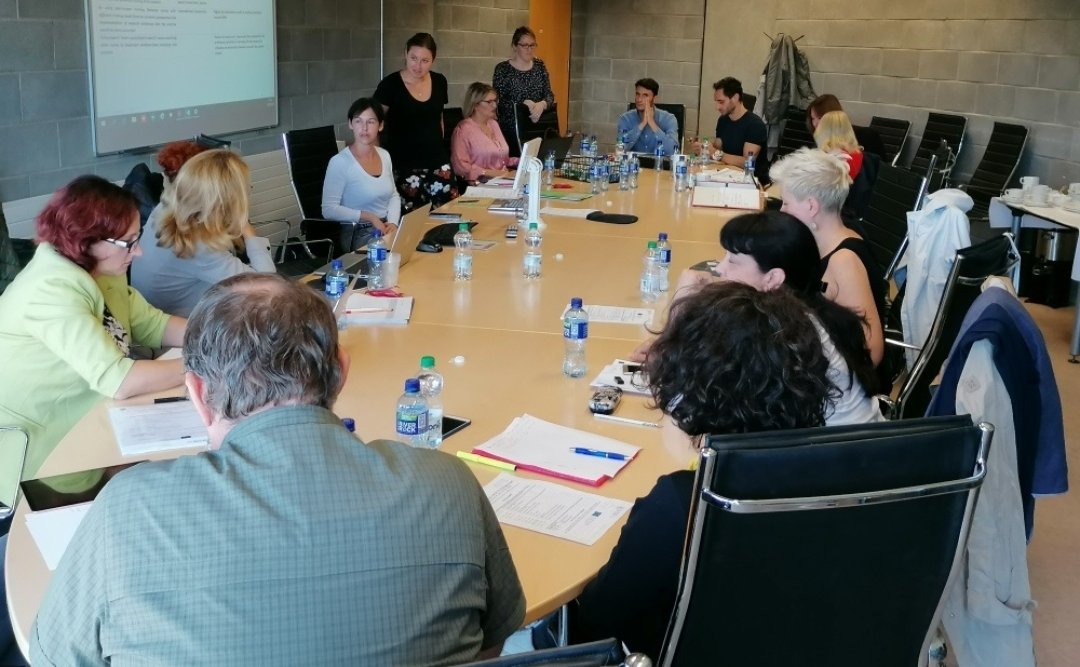 manuellilloc's tweet photo. Did U know that Journal Clubs could be a productive method towards updating the clinical protocols and procedures of one health organization that promotes the participation of all the healthcare professionals? Get to know more of @ProcareEurope 
https://t.co/4Tj73HYoPM https://t.co/4ERN6IIj2W