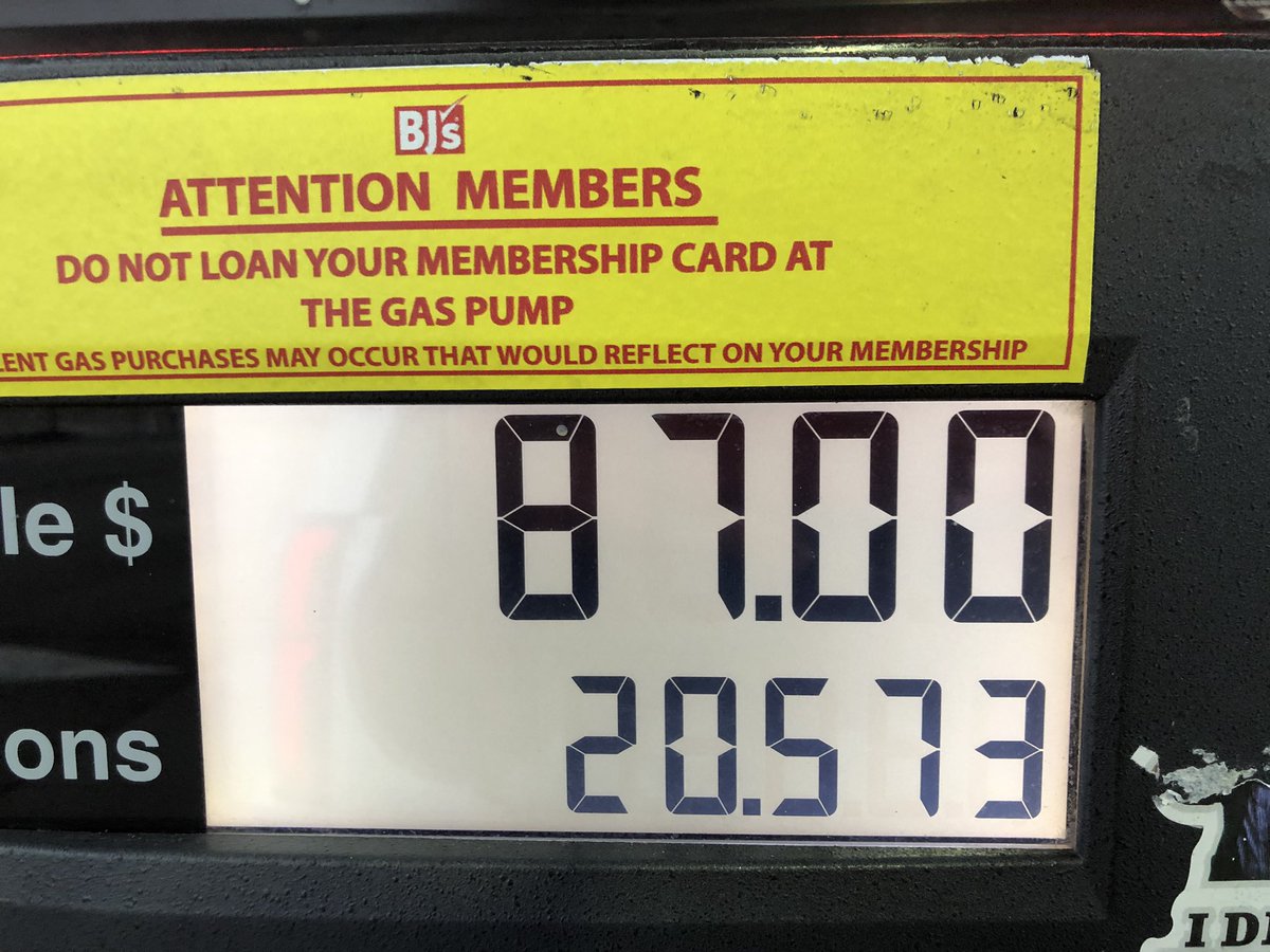 soneil1's tweet photo. How much to fill your tank? https://t.co/q316pXMXZ0