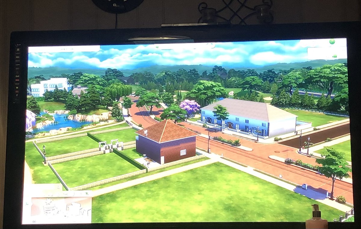 sims4_creations's tweet photo. My two current projects side by side, the one on the right is my terraced living lot and the one on the left is blue spark lane awaiting houses 2, 3 & 4! I’m building the Newcrest world from the bottom up! Follow along for the journey 🥳 #TheSims4 #BuildingNewcrest https://t.co/2csa03HQjR