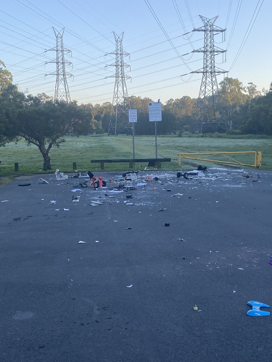 MattCamp4151's tweet photo. @brisbanecityqld large amount of rubbish at Meadowlands Picnic Ground this morning. #bne https://t.co/qJVWd83IZ5