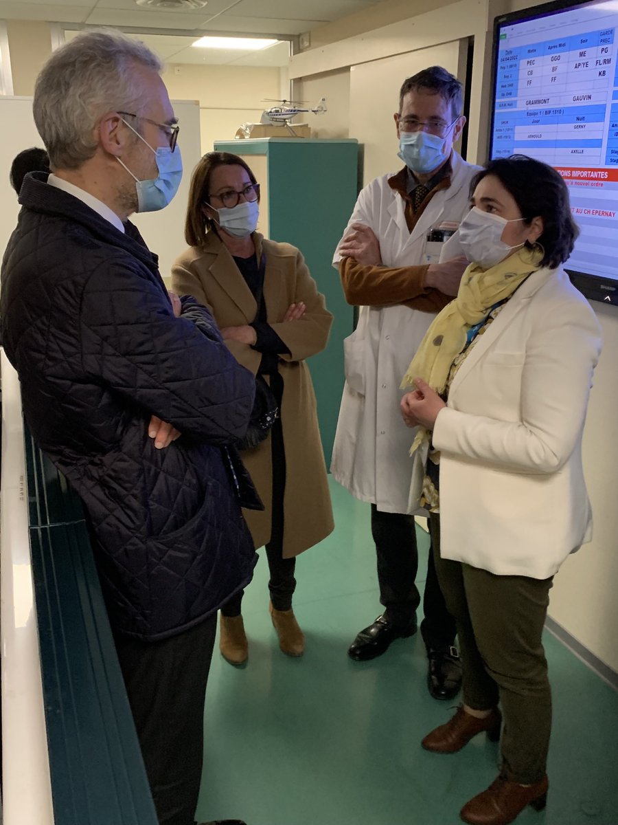 A l'occasion de sa prise de fonctions dans la #Marne, ce jour, M. Henri Prévost <a href="/Prefet51/">Préfet de la Marne 🇫🇷</a> vient à la rencontre des professionnels du SAMU51 et des urgences au <a href="/CHUdeReims/">CHU de Reims</a> en présence de <a href="/ArnaudRobinet/">Arnaud Robinet</a>, président du conseil de surveillance du CHU