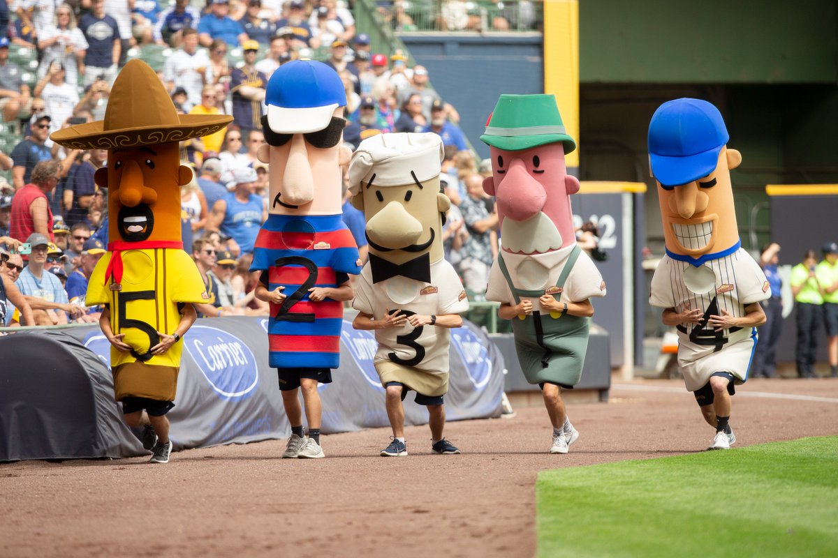 Brewers's tweet photo. Win a visit from the Famous Racing Sausages for your school!

On 4/14, take a picture of your class in Brewers gear and share it before midnight with #BrewCrewSchoolSpirit.

NO PURCHASE NECESSARY. Rules: https://t.co/HC9as8KPb6 https://t.co/bSwwxFDANG