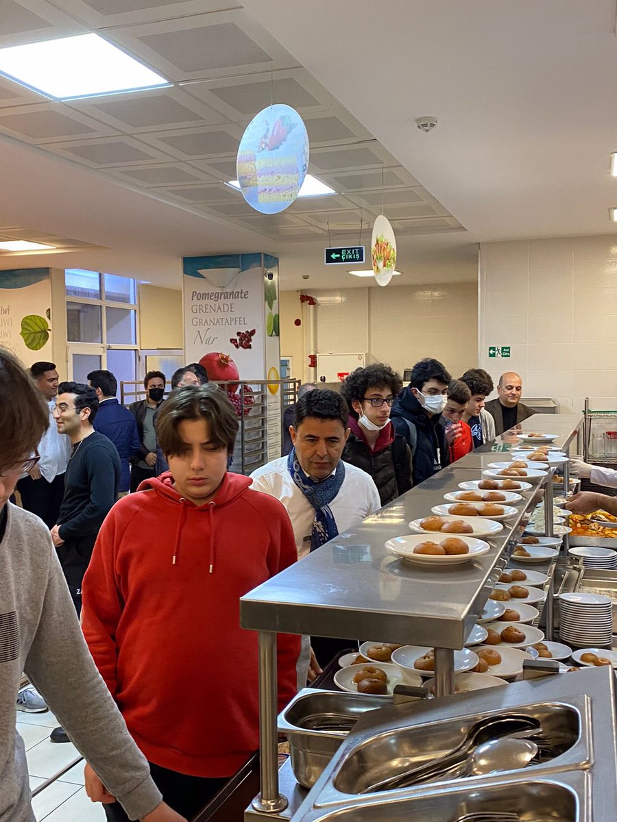 erdoganakkaya38's tweet photo. İstanbul Milletvekilimiz Sn. Osman Boyraz ile birlikte Şehit İlhan Varank Fen lisesi'nde pansiyonda kalan geleceğimizin teminatı olan öğrenci kardeşlerimizle iftarda buluştuk.

Teknofest kuşağı pırıl pırıl 🚀 https://t.co/jJn5k654Et