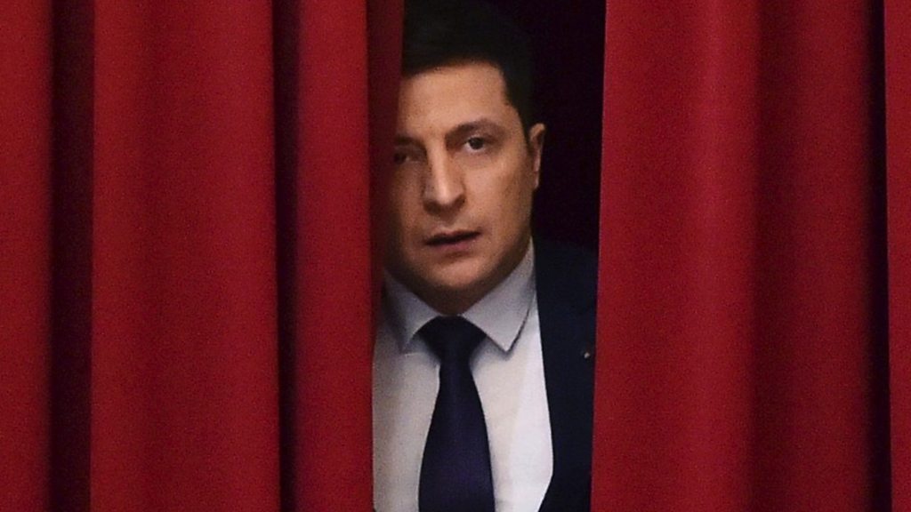 Zelenski viendo que Vasili Nebenzia menciona que se presentaran pruebas de que los soldados rusos no tienen nada que ver con la provocación en la ciudad ucraniana de Bucha.

Se le cayó nuevamente el teatro😂😂😂