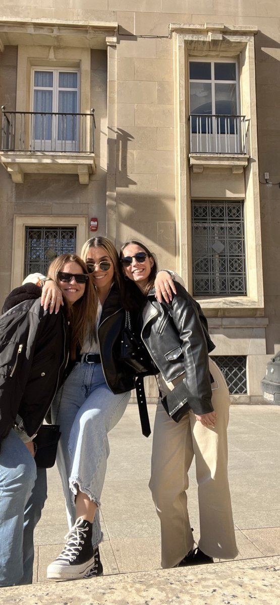 saraapradoss's tweet photo. La felicidad de todo mi finde 🧡 https://t.co/CJNDjQhFbY