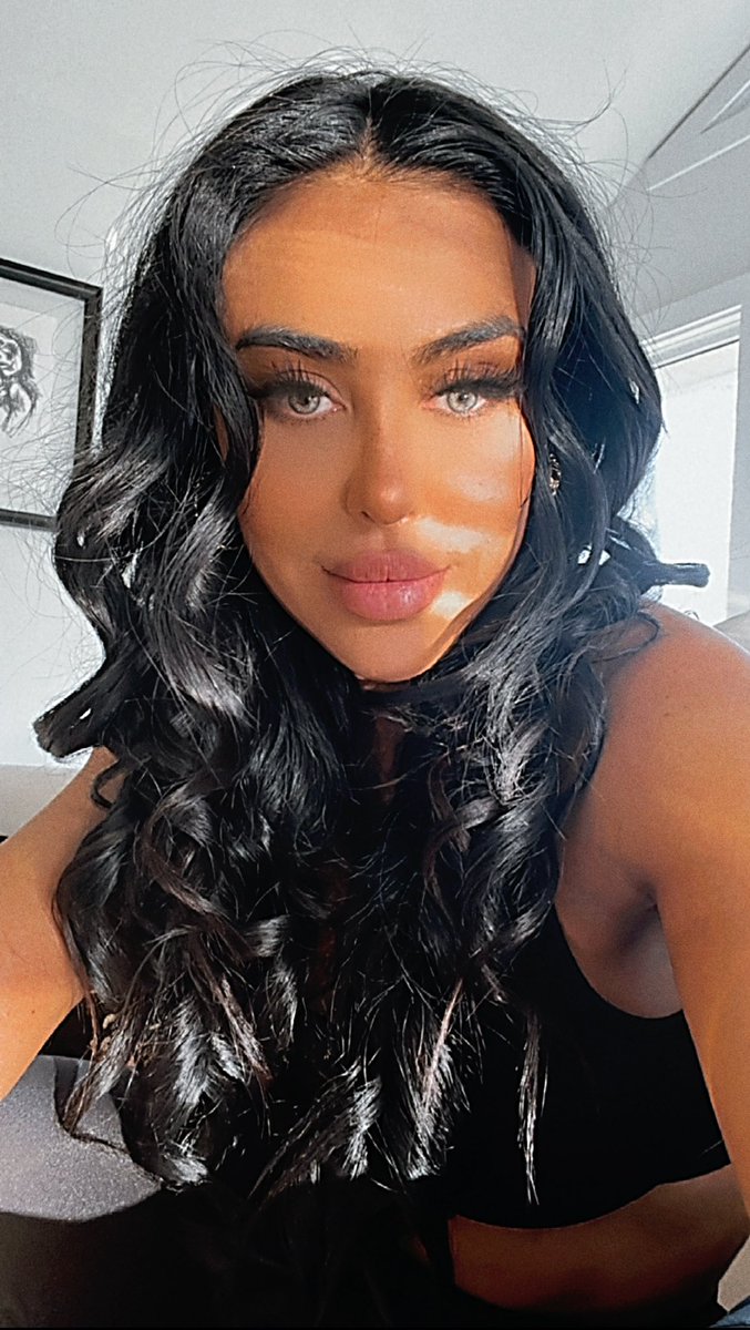 Cindy Burbano (@cindyburbanotv) on Twitter photo 