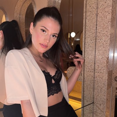 chlooconnolly's tweet photo. #NouvellePhotoDeProfil https://t.co/3GedOkeOzs