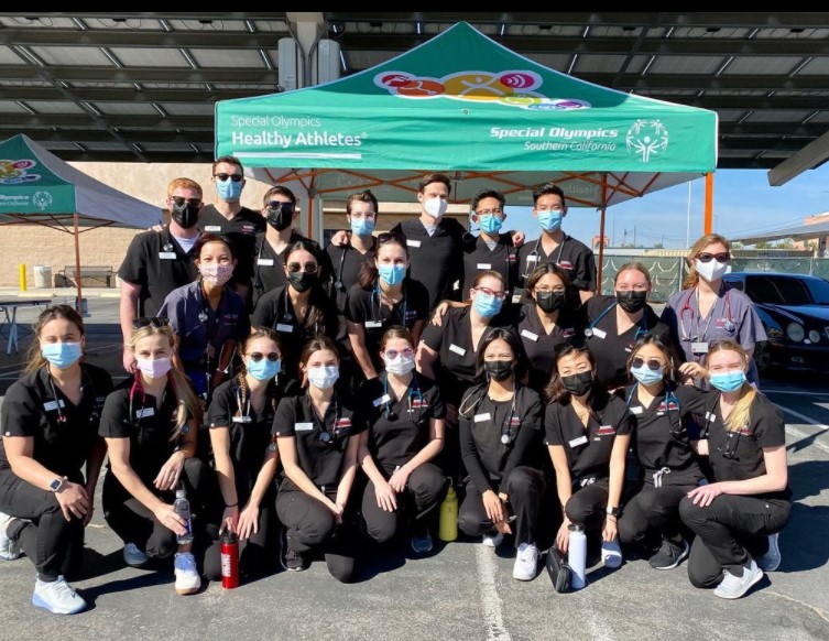 ChapmanGRAdmit's tweet photo. Today marks the first day of #GraduateStudentAppreciationWeek, so let's celebrate our #ChapmanU #PA students, who are empathetic and caring practitioners in our community! 🐾 #PhysicianAssistant #ChapmanGradEd #GSAW #GSAW2022

Thank you for leading by example! 👏 https://t.co/BtGj43Jz1o