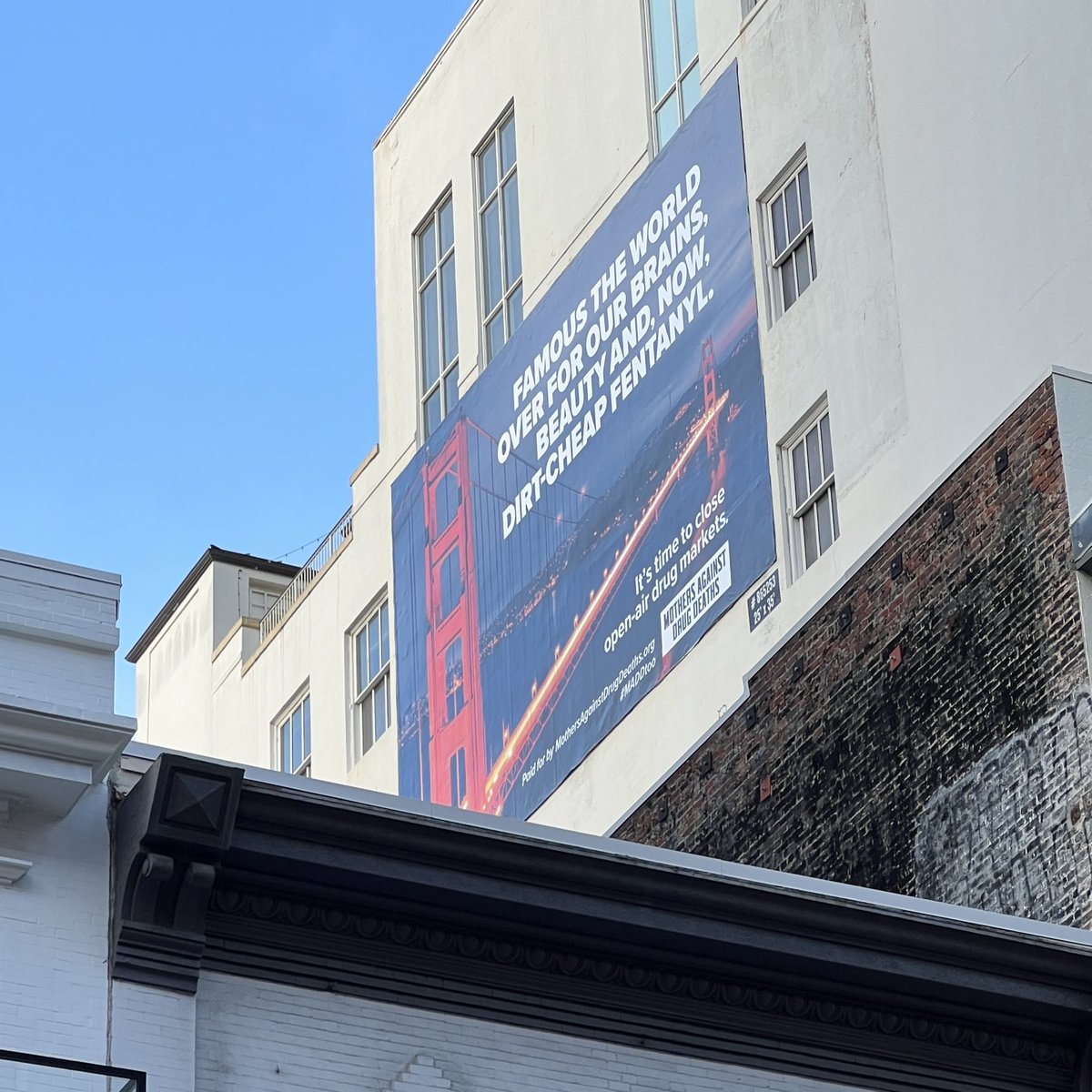 bett_yu's tweet photo. This new billboard went up today in Union Square warning tourists to stay away from San Francisco amid the city’s drug crisis that is endangering locals and visitors. It’s from Mothers Against Drug Deaths. What do you think? ⁦@KPIXtv⁩ https://t.co/Ns6X35k9mF