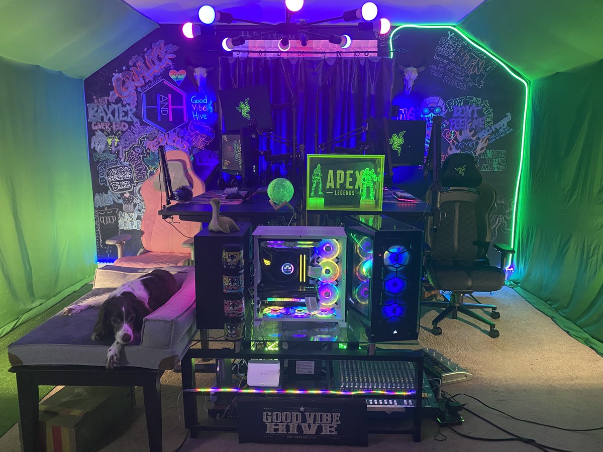 HisandHersLive's tweet photo. We are pleased to announce another amazing giveaway thanks to our partnership with @Razer! We are giving away our favorite gaming chair, the Enki! Pick out which color you want https://t.co/LdfJRjzD5M 
To enter:
Follow us + RT 
Enter via !raffle during a live stream https://t.co/Di02cOvEeD