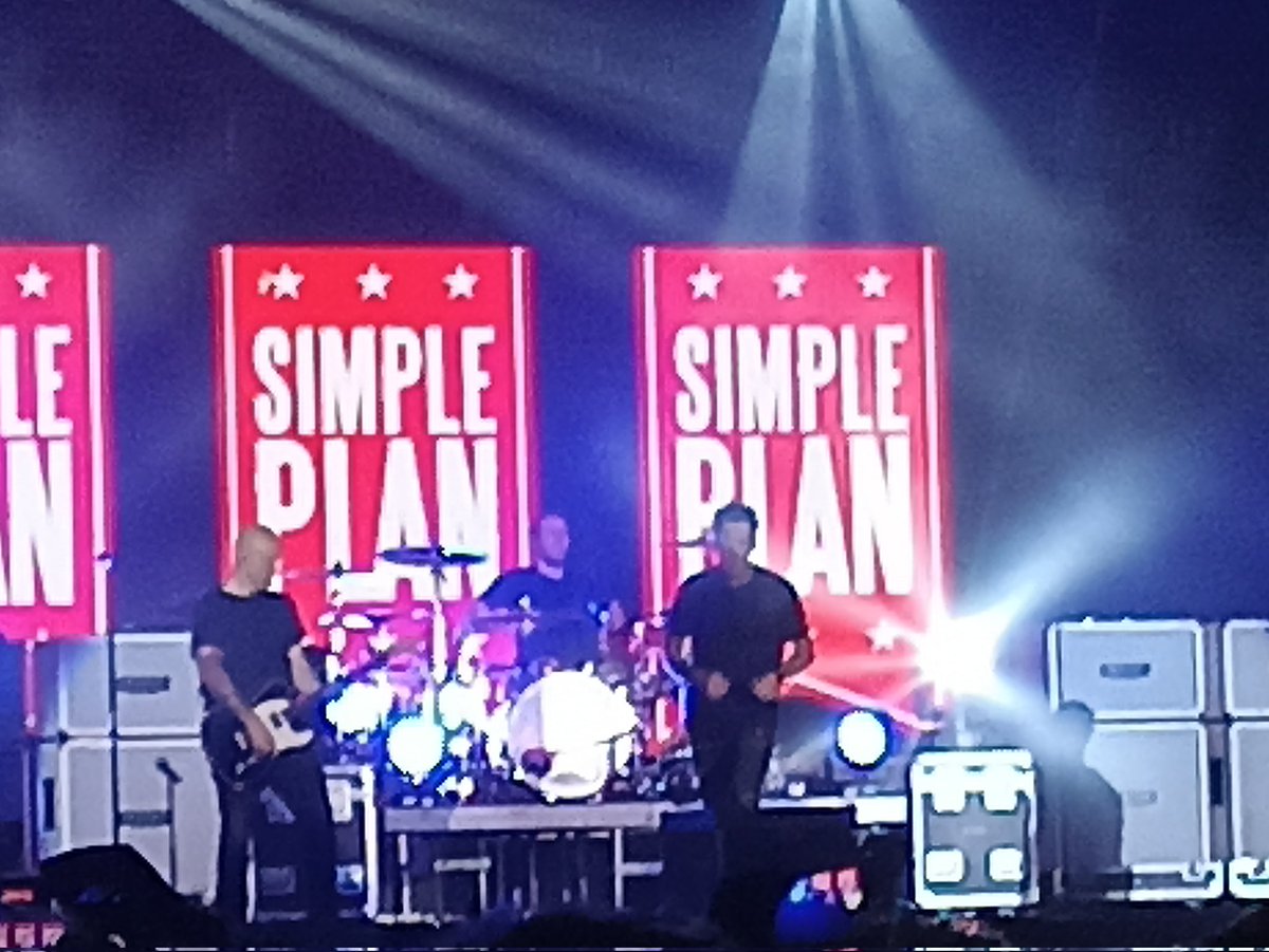 NkaosOficialMx's tweet photo. Este Lunes iniciamos con Simple Plan en el Pepsi Center
#ExpansionRadial
#NkaosNusik https://t.co/5UKOq4updu