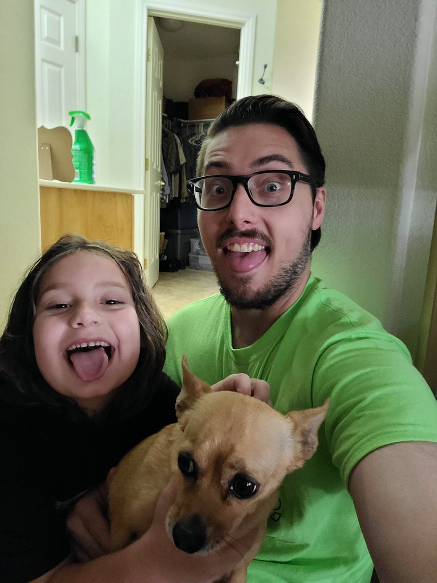 1613Rdg's tweet photo. #photodrop of how the day went. Got to take my lil girl to school, went out and did some errands, then got my #newkicks from #adidas Today was a good day! #springtime #whiteassnow #DaddyLittleGirl https://t.co/f1HIIjqiaR