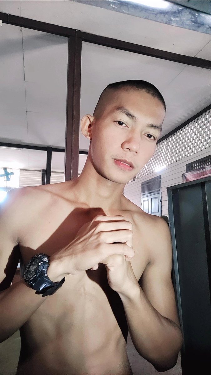 POLAR_BEAR54's tweet photo. เบื่อแล้วกุมมือตัวเอง อยากไปเดินกุมมือเธอ 📌♥️
ig : panawut_96

#แคปชั่น #แคปชั่นน่ารัก #แคปชั่นโสด #แคปชั่นน่ารักๆ #แคปชั่นคนโสด #คําคมคนโสด #คําคมความรัก #คำคม https://t.co/DwWPakKJhX