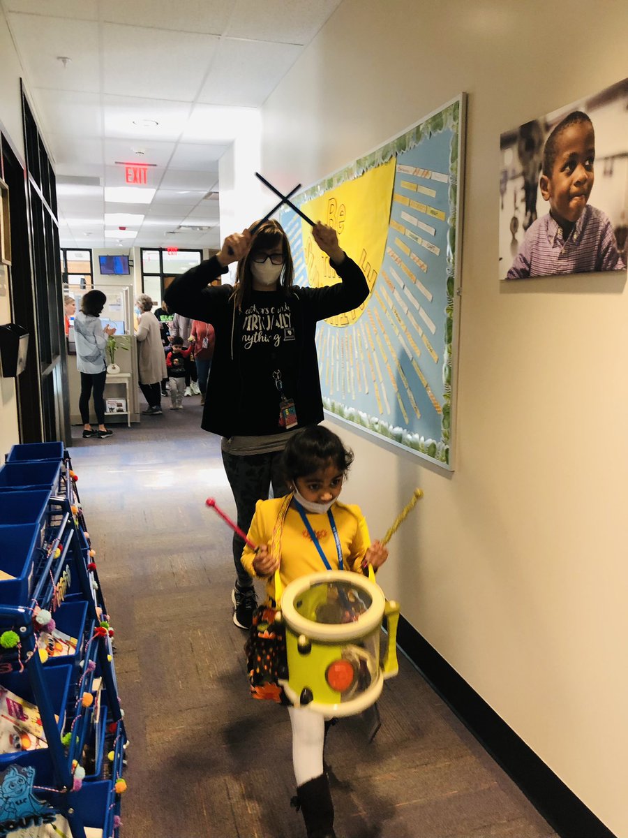 MrsClarkELC's tweet photo. @CarrieAzab and I loved hearing the excitement 🎉 in the halls today as our Sprouts 🌱 kicked off the Week of the Young Child with 🎶 Musical Monday 🎵 ! #WOYC2022 #bethesunshine #weare54 #weareelc #SproutsRock https://t.co/g2L9sDxQhO