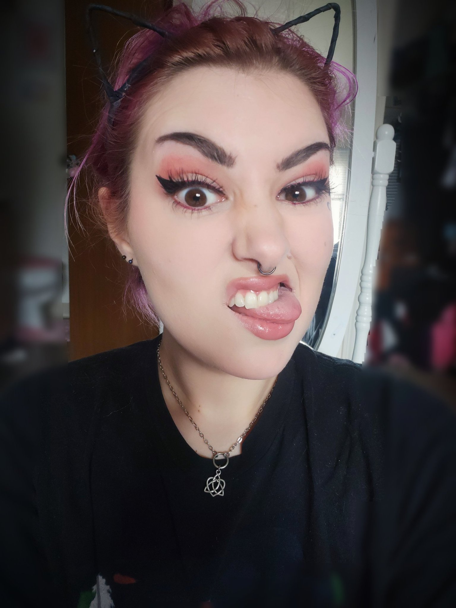 TW Pornstars - 2 pic. 🖤Amelia Liddell🔞Ⓥ. Twitter. Not too sure about