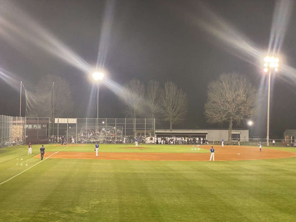 milsavestheday's tweet photo. The best way to view @baseball_hchs #partydeck  @HunterP_1 stroking a single up the middle. https://t.co/Kk5G8d6szk