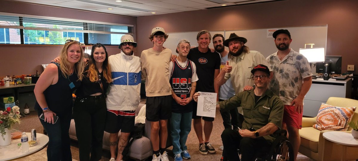 RADIORANDY's tweet photo. Yes! @portugaltheman back in #cbus. Love ❤️ these humans
@CD929fm for our day
@BigRoomBar for a #bigroom
#rocklocal #viptilrip https://t.co/mRHKXXadgx