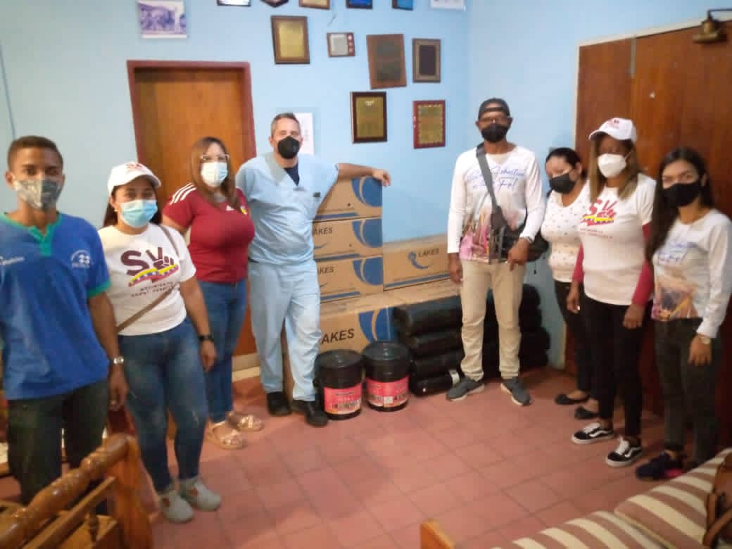 Drtovar4's tweet photo. Gracias @NicolasMaduro,@Soykarinacarpio,@DraShirleySalud @RomeroFelixE @DianaIndustrias por tan importante dotación de aires acondicionados, pinturas y manto asfastico,  para  nuestro hospital nuestra  señora de la caridad San Sebastián de los reyes, https://t.co/5ZLQiIXJAN