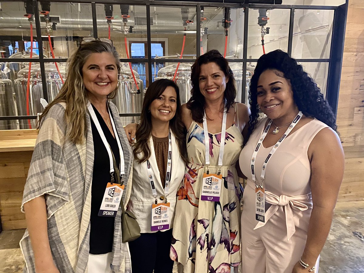 drgabbypelicci's tweet photo. Loved meeting these powerful women at the Unofficial Bitcoin kickoff party 🎉@FloridaBlockch2 @BlocksterCom #REBlockMiami #Bitcoin @TheBitcoinConf https://t.co/s7PR5hQtww