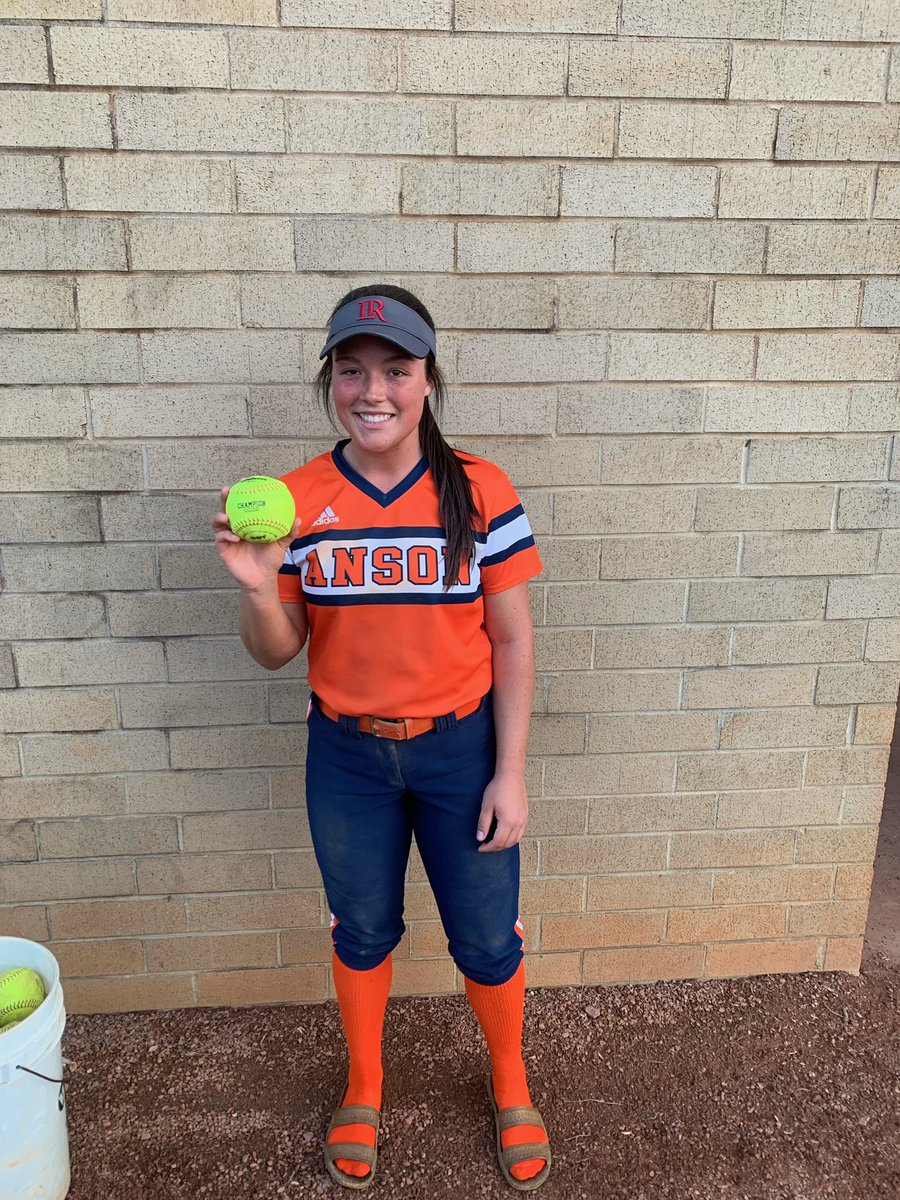 ELookabill's tweet photo. Glad to finally be getting my swing back!! #bellspalsysucks @TeamNC_Kiser @LRSoftball @HollarShena https://t.co/sxAwAdVYNN