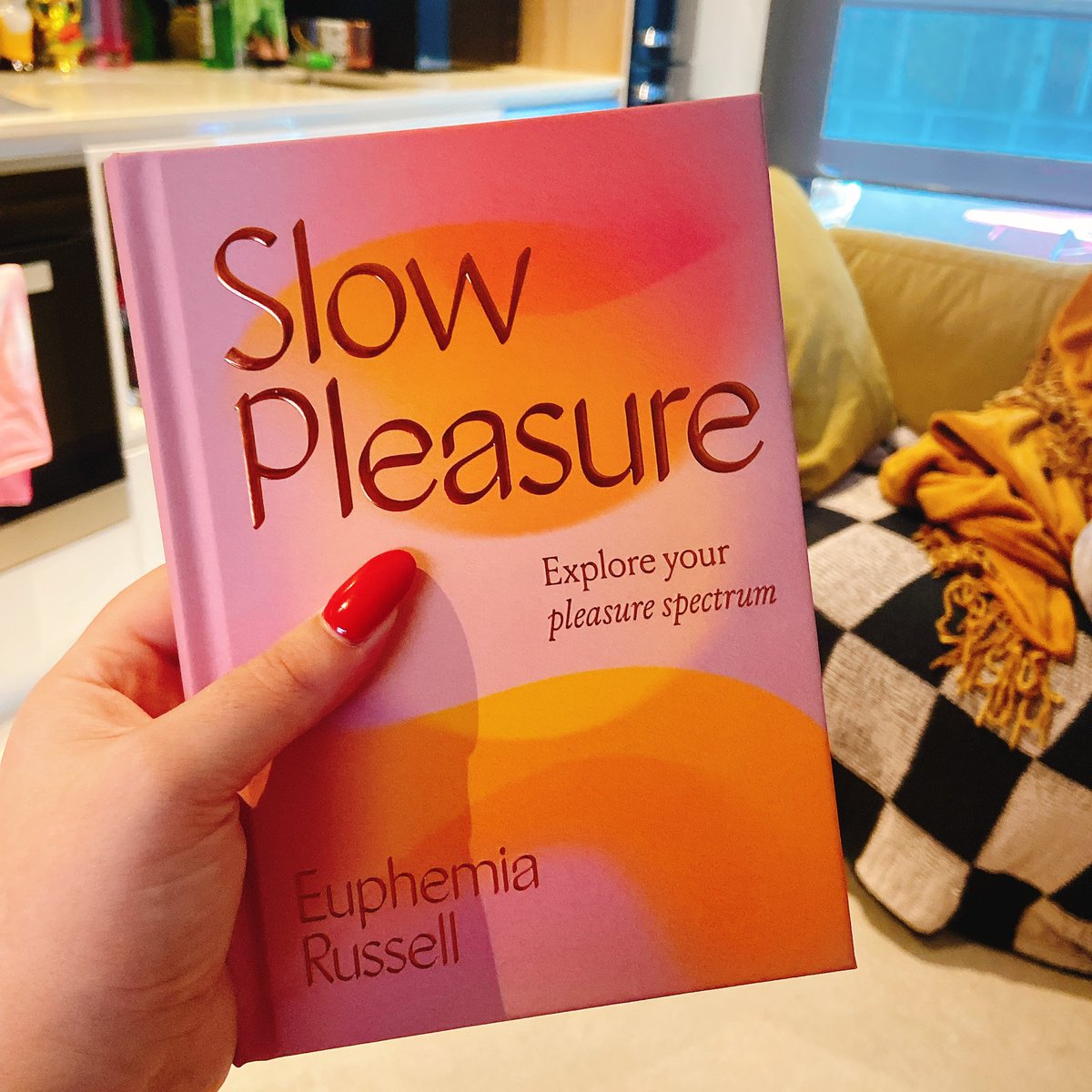 ohyoufox's tweet image. Can’t wait to sink my teeth into this 💖