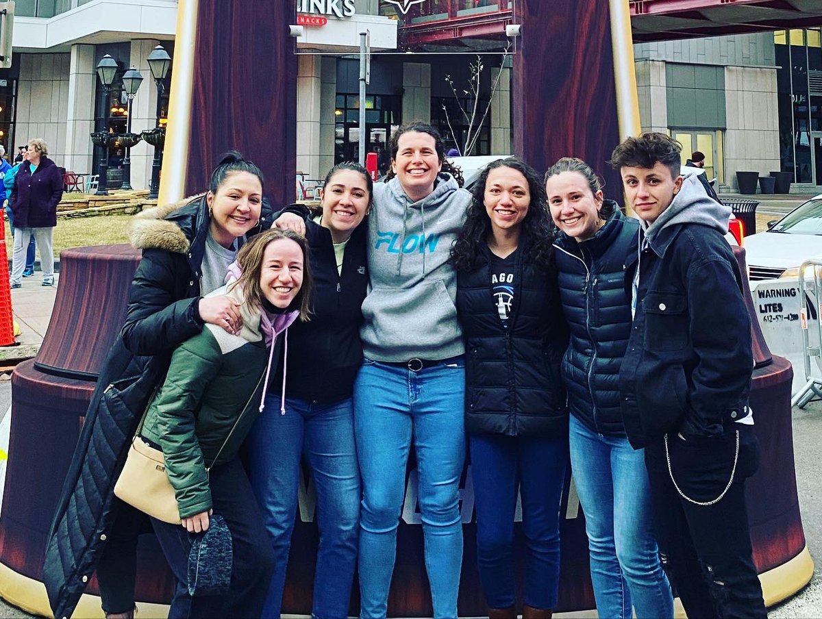kmorrissey42's tweet photo. Incredible experience going to the Women’s Final Four with my college teammates. Love these people and grateful for the ways the game brings us together.
❤️❤️ #SeeYouInDallas https://t.co/8W4zcnvdRH