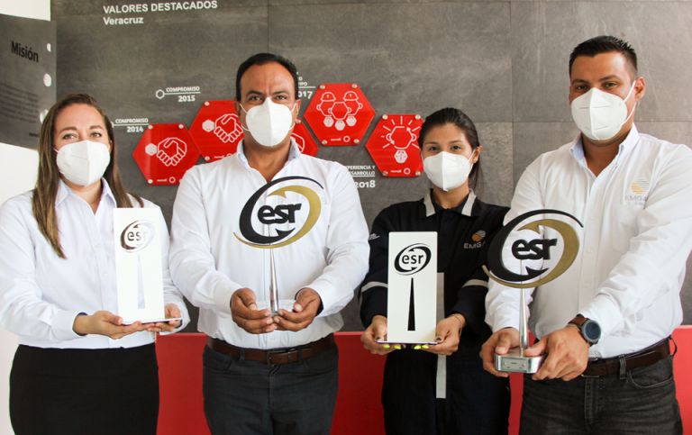 GanarGanar's tweet photo. #Emgas, empresa del Grupo @Nuvoil recibe el #DistintivoESR por quinto año consecutivo
https://t.co/xOLHAimXyY https://t.co/EJ2sGN5bbI