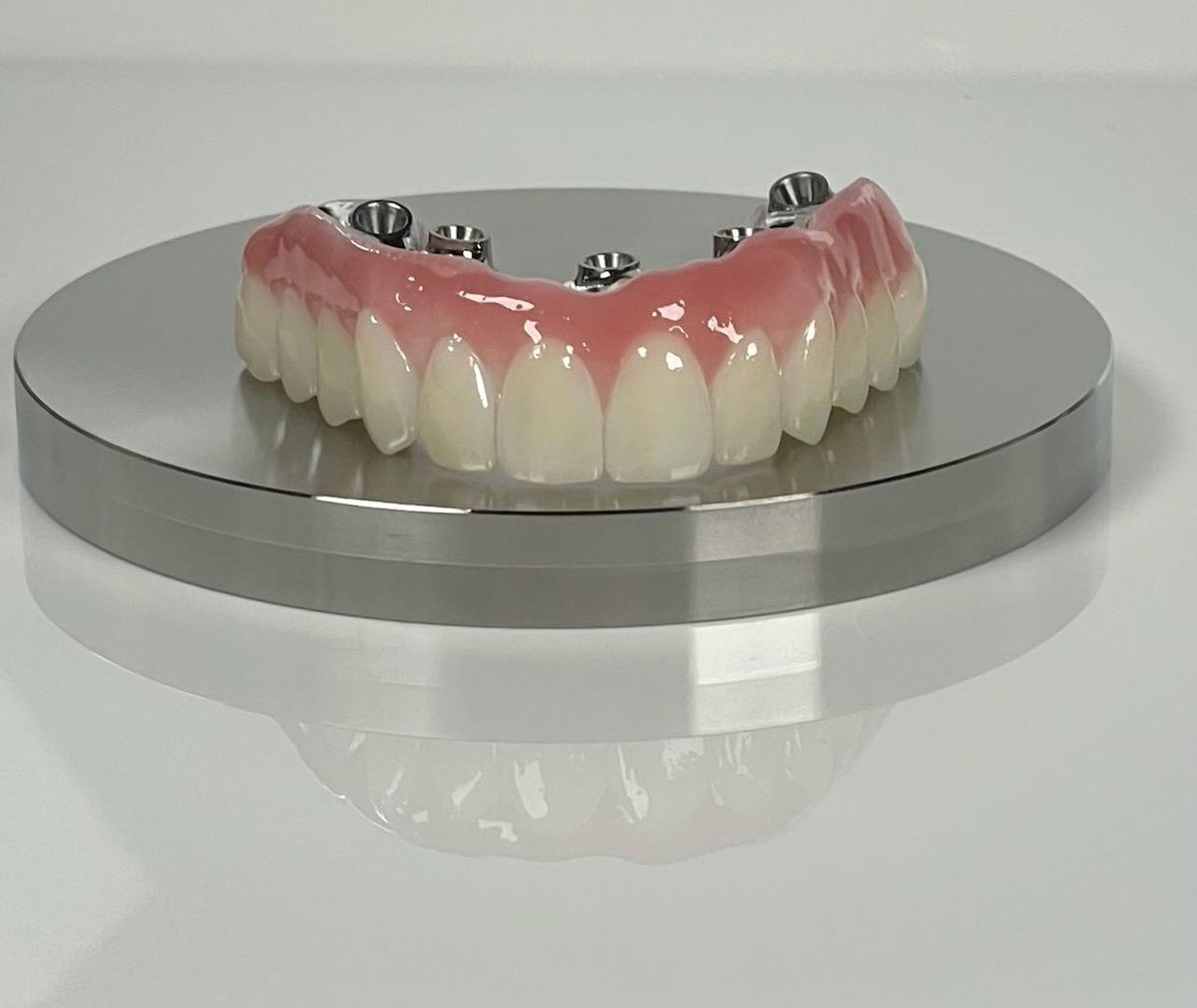 DigitalEdgeLab's tweet photo. #ZirconiaFullArchHybrid solutions with hygienic Ti-bars. #Hyperdent Template Generator Module and user defined parameters make any custom design possible with no hand work needed.
https://t.co/s7QKB93Ico https://t.co/GC3KMCvMMI