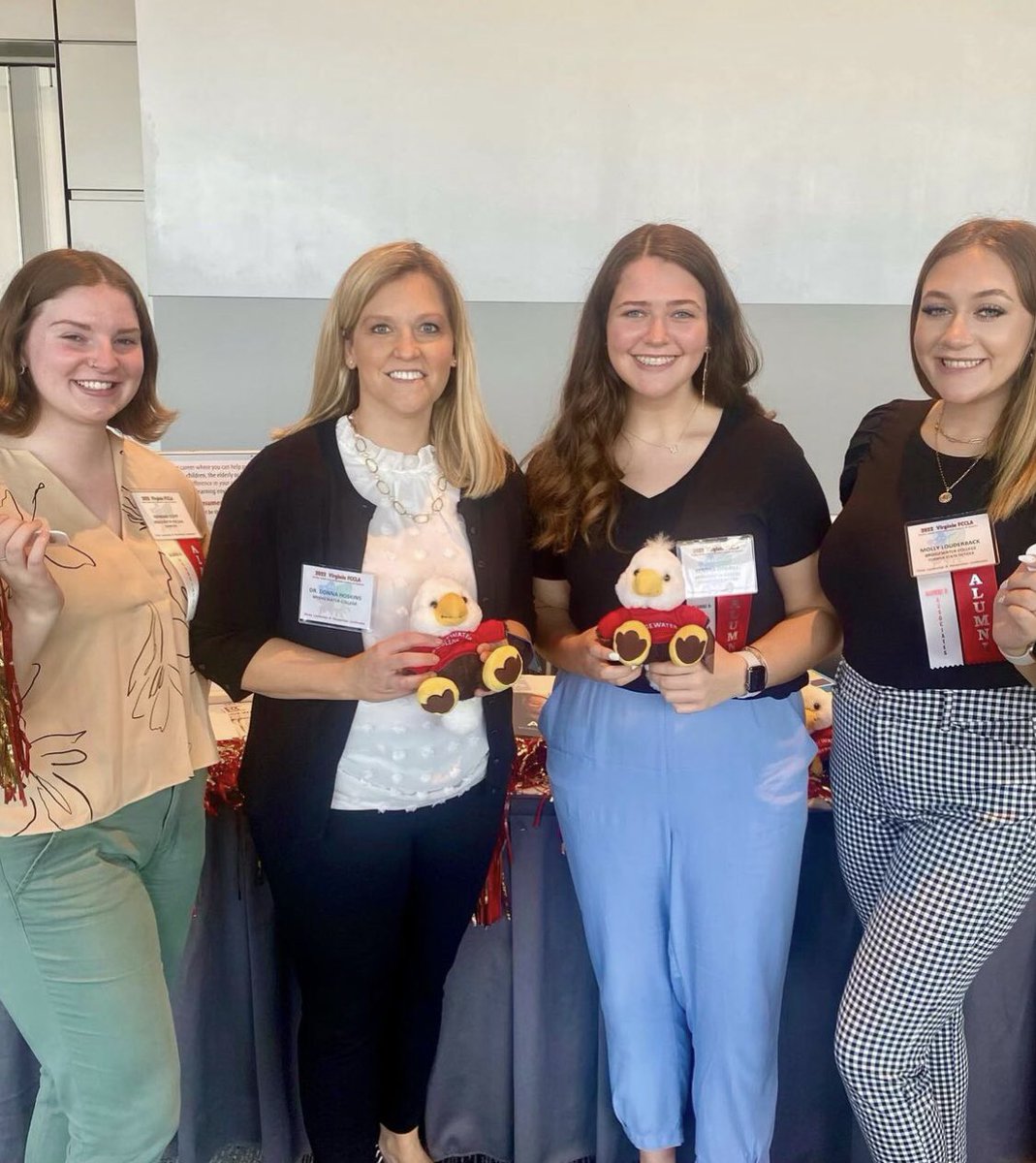 virginiafccla's tweet photo. We appreciate the former state and national officers from VA who now advise #FCCLA chapters of their own or volunteer with Alumni and Associates! Thank you for working hard to #MakeItCount during our #VAFCCLA State Leadership and Recognition Conference in Virginia Beach! #SLRC22 https://t.co/ywfyXGEZzc
