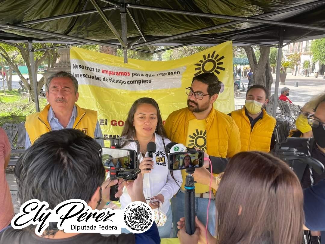 EliPerezV_'s tweet photo. En @DurangoPrd informamos de los #amparos para que regresen las escuelas de tiempo completo 👩🏻🏫👨🏻🏫💛 y #reafirmamos el respaldo a las familias. #PorLasCausasdeLaGente
#SomosPRD
#LasCausasDeLaGente
#NuevaIzquierda #HacemosLaRevolucion https://t.co/pSOzvMXjCO