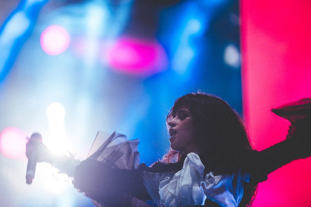 smthrowbacks's tweet photo. throwback to our last shows.โก๏ธโก๏ธโก๏ธ Iโm just gonna say that we are soooo ready and counting the days to see you #neverbethesametour ๐น ๐ฅ @donslens
@Camila_Cabello via Instagram 4 years ago today! https://t.co/FdYmTVBykv