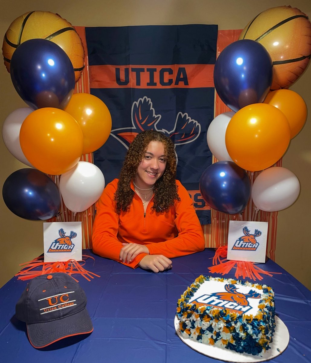 uticaadmissions's tweet photo. Ready to tell the world you've committed to #UticaUniversity? DM or tag us in a photo 📸 and you'll be featured on social media! 💻📲

Join Cristina &amp; many others to become a member of the Pioneer Family TODAY!🧡💙

Check our link 🔗 in the bio to submit your deposit! https://t.co/KibxTqOF4u
