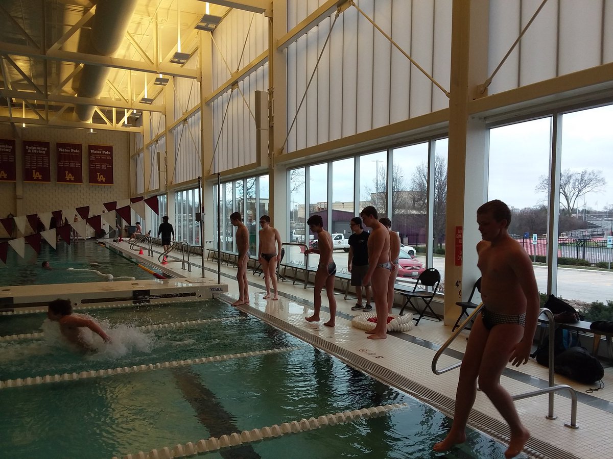 FriarAquatics's tweet photo. BWP warming up at Loyola.
530pm JV
630pm Varsity
#MCACtion https://t.co/wmVcf7YUKY