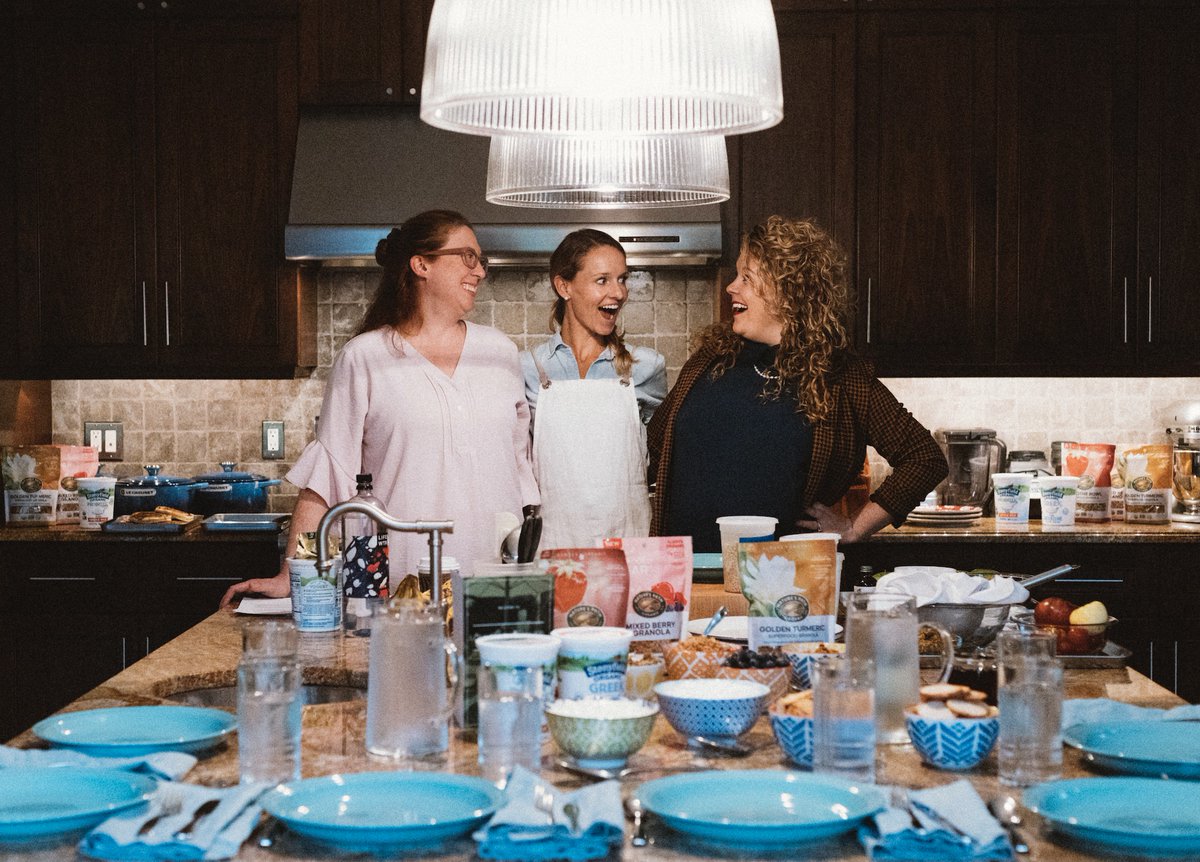 CerconeBrown's tweet photo. Our 2022 #CBCCulinaryHouse is just a month away! Last year, we indulged in a delicious breakfast spread from @Stonyfield and @NaturesPath π
Inquire about being a sponsor at one of our upcoming House Programs: https://t.co/wV6EDiQR5D
#experientialpr #productdisplay #hamptonsNY https://t.co/Iv3bfCy7HG