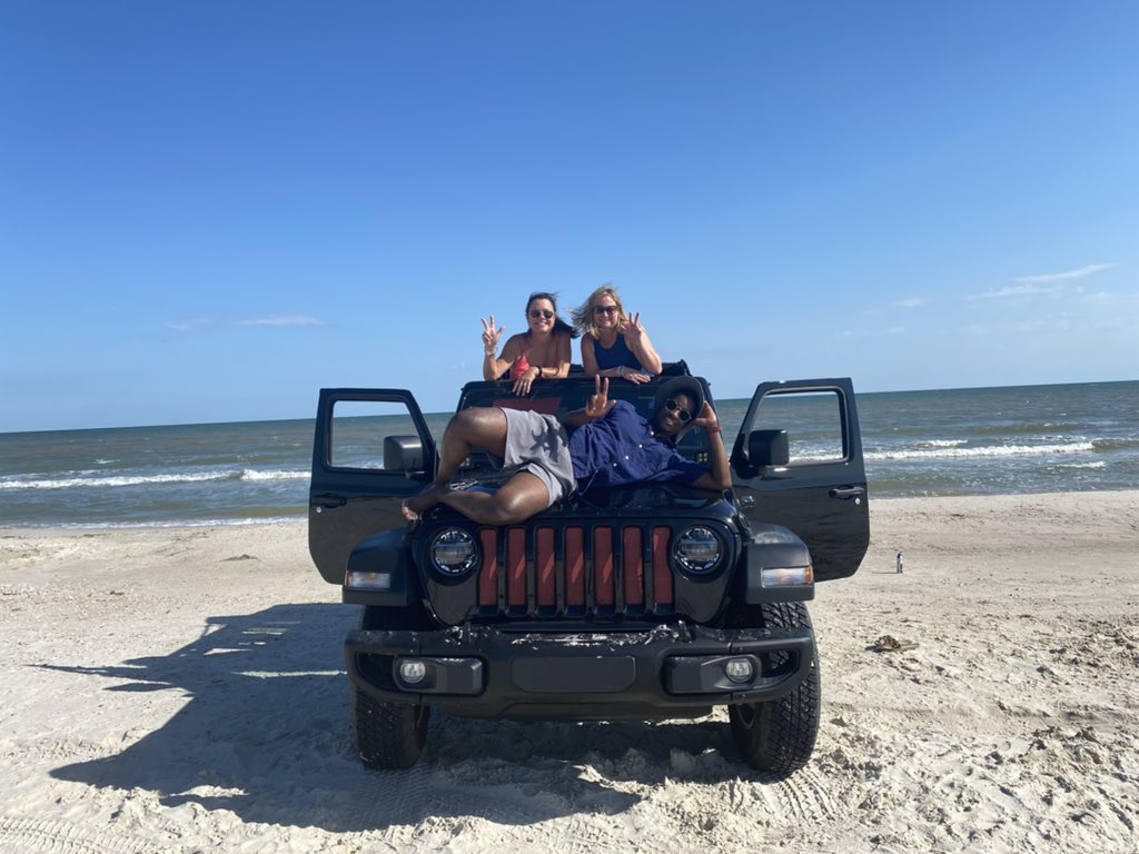 Mr. Moore tweet media