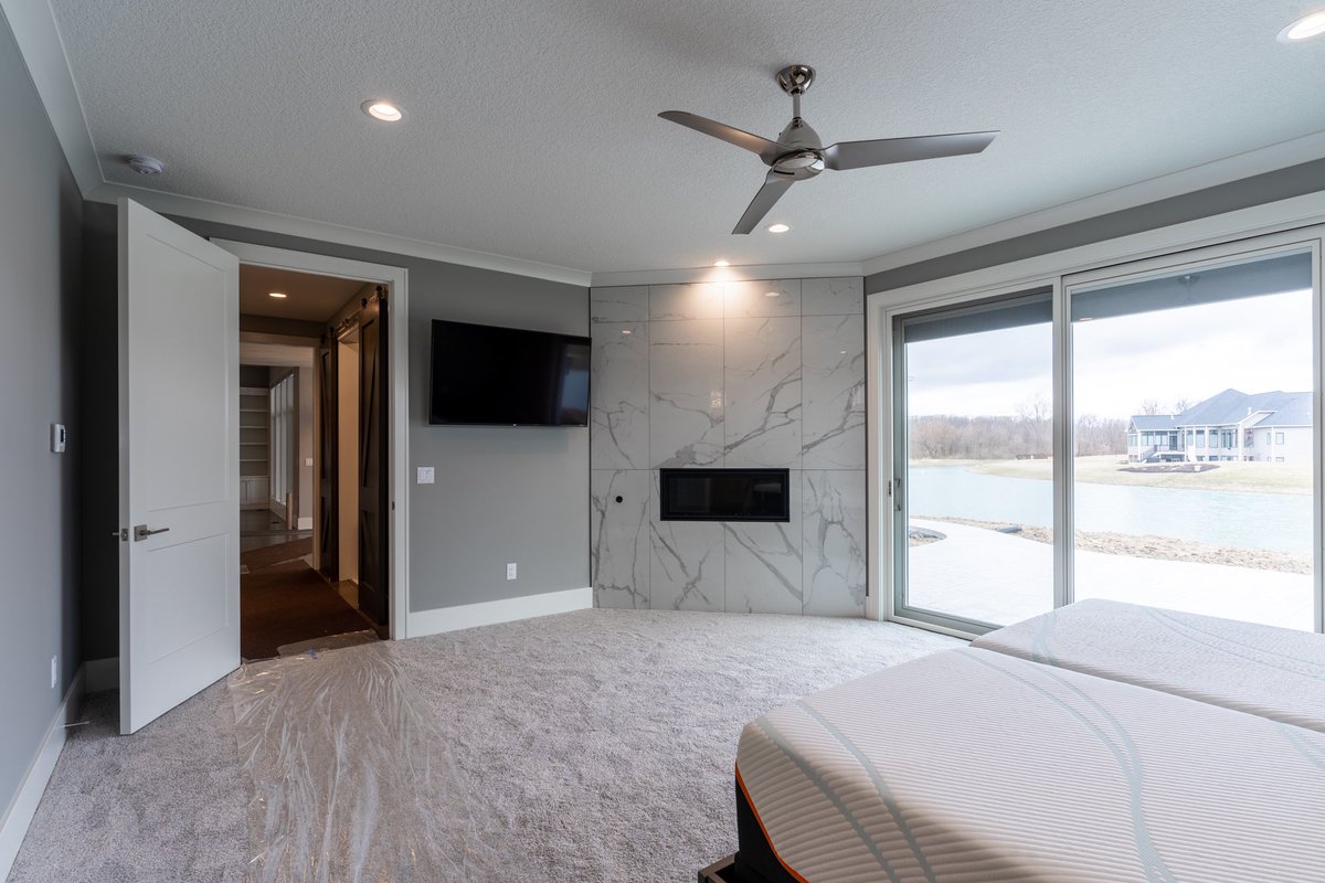 StarHomesInc's tweet photo. Master bedrooms are one of the most important places in a house. Do you agree? #homedecor #masterbedroom #interiordesign #homebuilder #fortwayne https://t.co/3DEeFWKp8f
