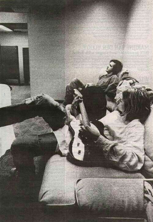 5th of april 1994 we lost kurt cobain. a great singer, guitarist, amazing songwriter but also a loving dad, brother, son and friend. rest in peace, we love you.