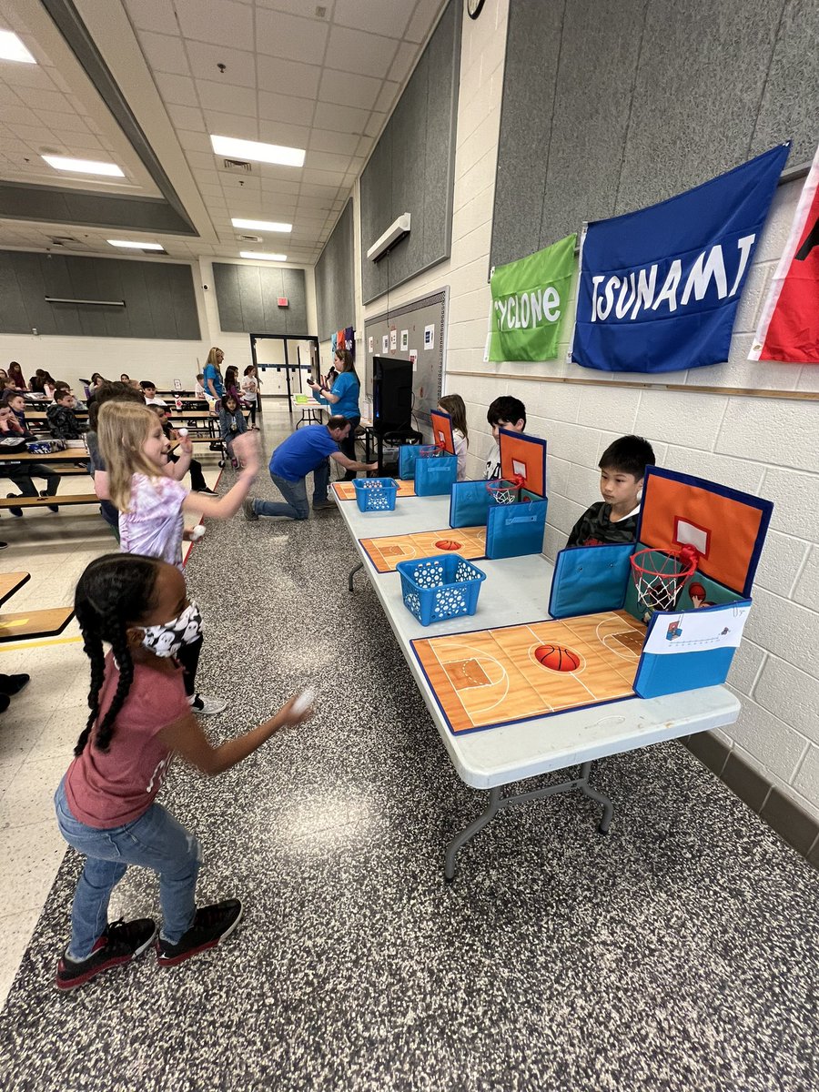 danabober's tweet photo. Loved all the enthusiasm as @Tolbert_ES students participated in the hoops challenge for positive cafe behavior in their houses! So much fun cheering the houses on! https://t.co/i0SoA697xI