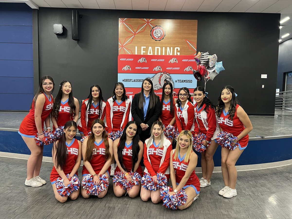 Coach_E_Cano's tweet photo. Welcome to our New Head Girls Basketball Coach, Coach Flo! @CoachFlo_23 The BullDogs are excited to have you! #LetsGetToWork https://t.co/Awpj4tzY3U