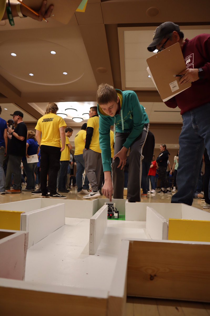 Mr_Engle's tweet image. Congratulations on a great showing Robotics club! No hardware to bring home but we had a really enjoyable day! #STEM #EV3Robotics @FortHaysState #Abilene5StarSchools