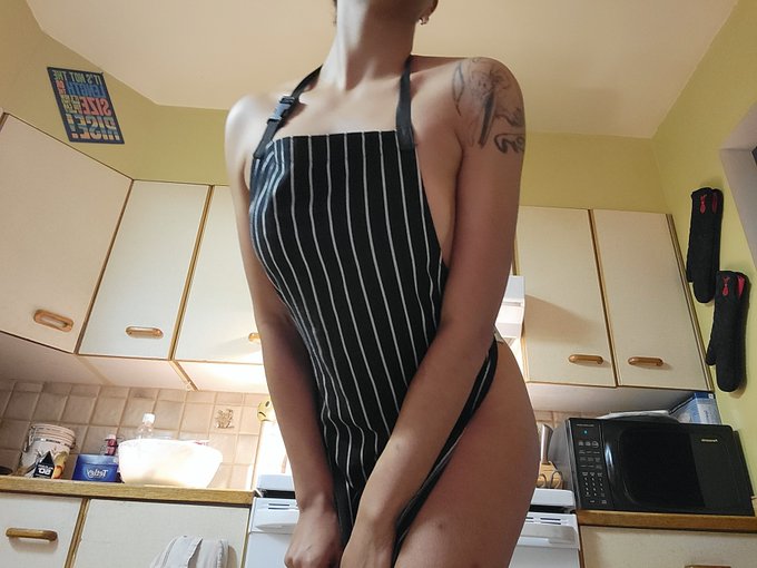 Dinner's almost done. Are you one of the lucky boys who will get to eat at my #Feet? #Cooking #ebonyfeet<a href="/tag/feet"class="tags"><span>#feet</span></a><a href="/tag/cooking"class="tags"><span>#cooking</span></a><a href="/tag/ebonyfeet"class="tags"><span>#ebonyfeet</span></a><a href="/tag/feetworship"class="tags"><span>#feetworship</span></a><a href="/tag/ebony"class="tags"><span>#ebony</span></a>