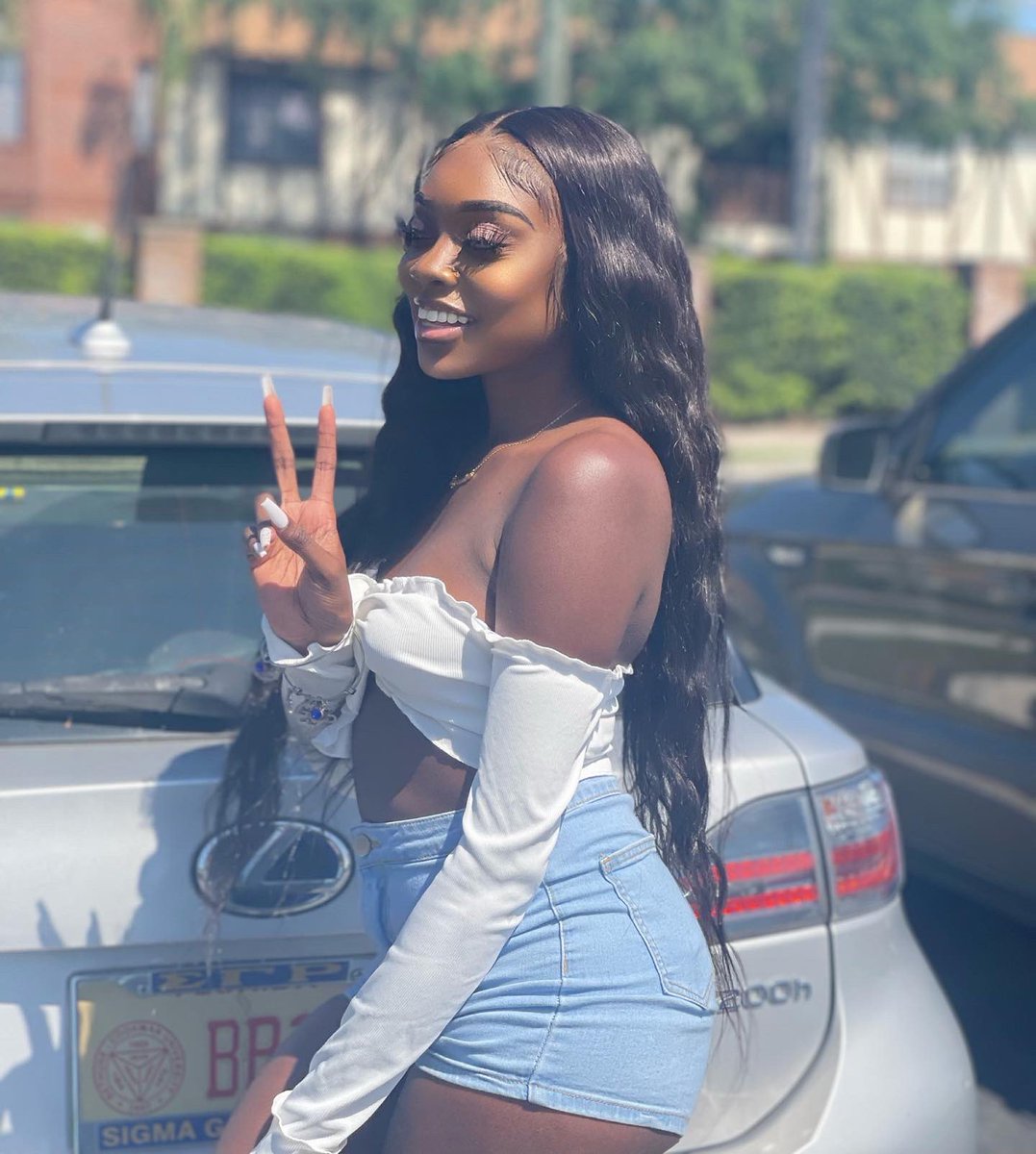 SamyraMarie_'s tweet photo. If not her then who? https://t.co/xqd4TnhaM2