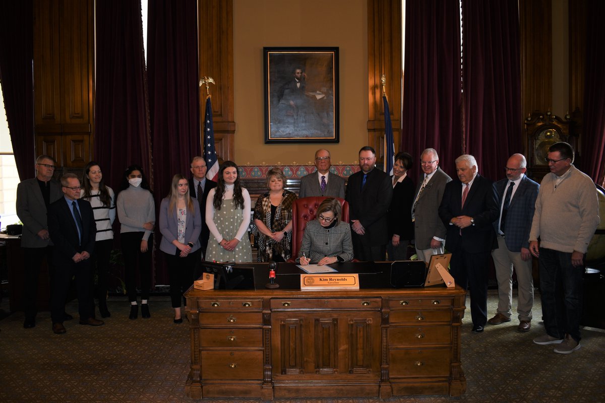 Thanks to all who joined us at the Iowa State Capitol for the Proclamation signing by <a href="/IAGovernor/">Gov. Kim Reynolds</a> declaring April Keep Iowa Beautiful Month!

Help organize efforts in your community that will improve the economic vitality &amp; cultural climate where you live, work, &amp; raise a family.