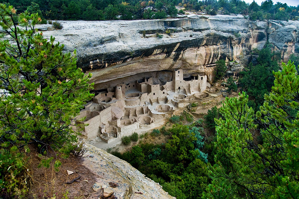_universalstory's tweet photo. This is "Cliff Palace" - a stone village built under a cliff face by Native Americans in modern-day Colorado😮😍🔥

The site was looted and damaged after its rediscovery in the 1880s that it lead to the creation of the Antiquities Act in the USA.

#Archaeology #NativeAmerican https://t.co/fX84iB8Dw6