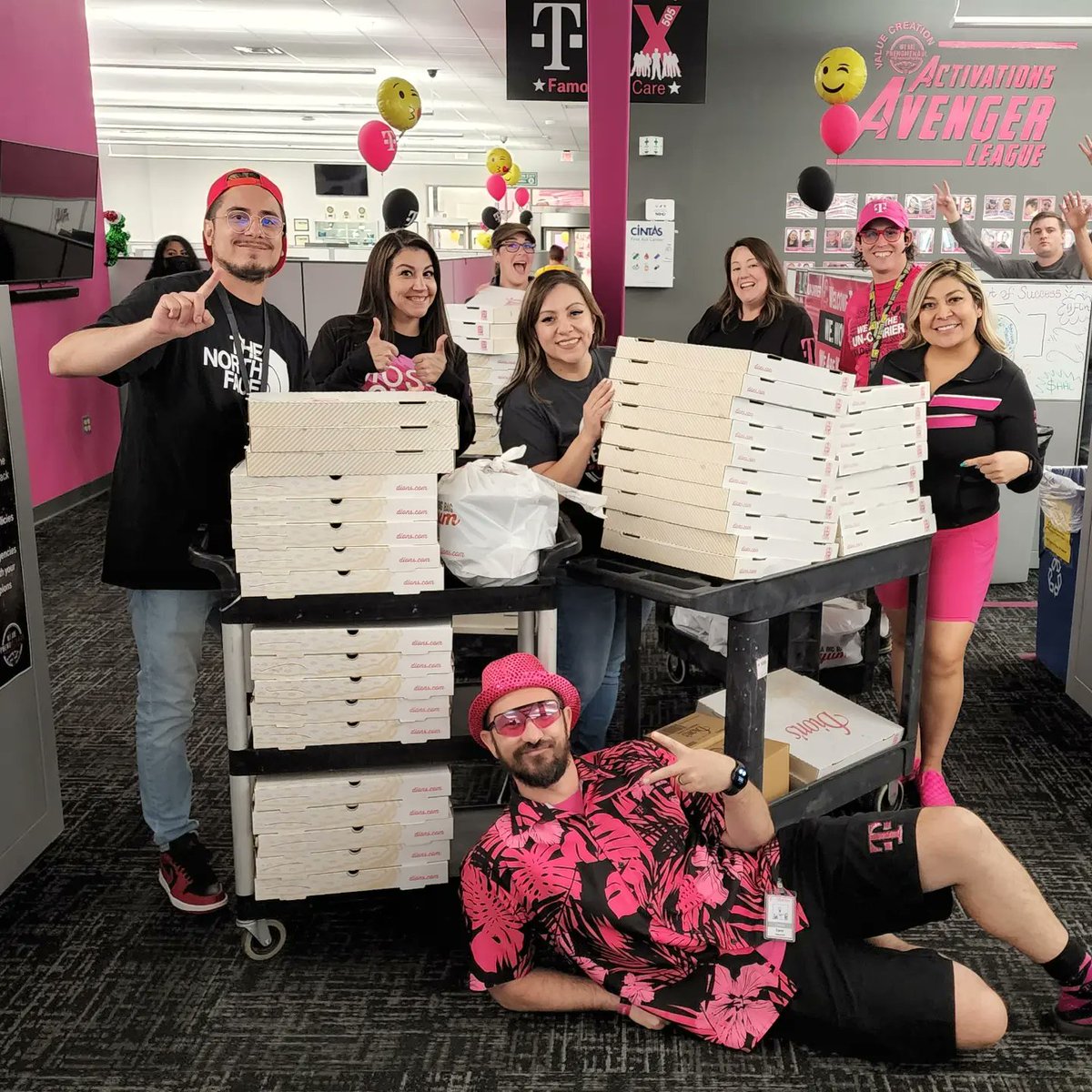 team505menaul's tweet photo. Welcome Back, Fam! It's Magenta Monday and we're showing our @TMobile pride! Leaders were all about serving employees Dion's pizza &amp; salad! It's great to have our Magenta fam back! #AllTheFeels 🥰🥳😍😃😘🙂 @JKalena123 @JoePreston01 @marknolanmfn @IgorTodorovic84 @rulesshmules https://t.co/HpspsACid9