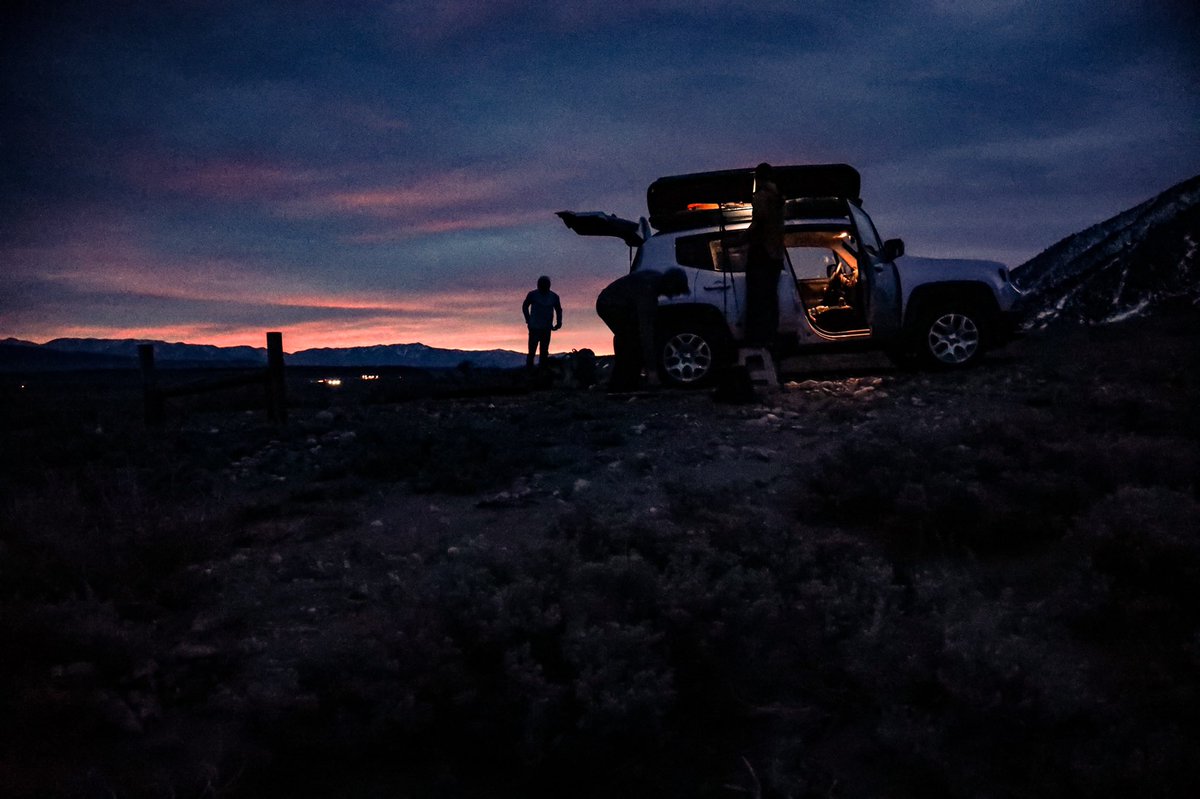 SethWB's tweet photo. @CanonUSAimaging Sunrise hikes are the best kind of hikes. Epic colors to start off a big backcountry skiing day #CanonFavPic https://t.co/sQK5XvjQLc