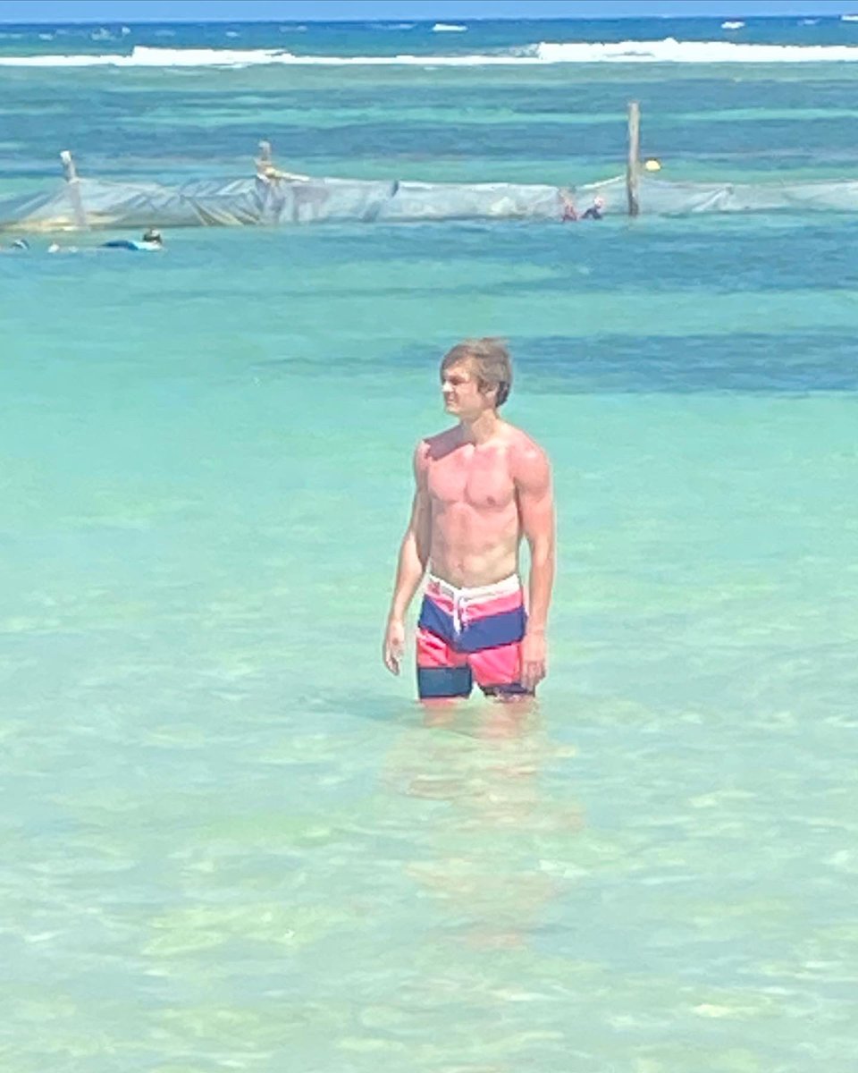 DeckerKaylor's tweet photo. Spring break stop 1…Costa Maya https://t.co/Ryf84he19A